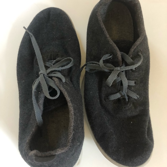 All Birds sneakers - Picture 2 of 4